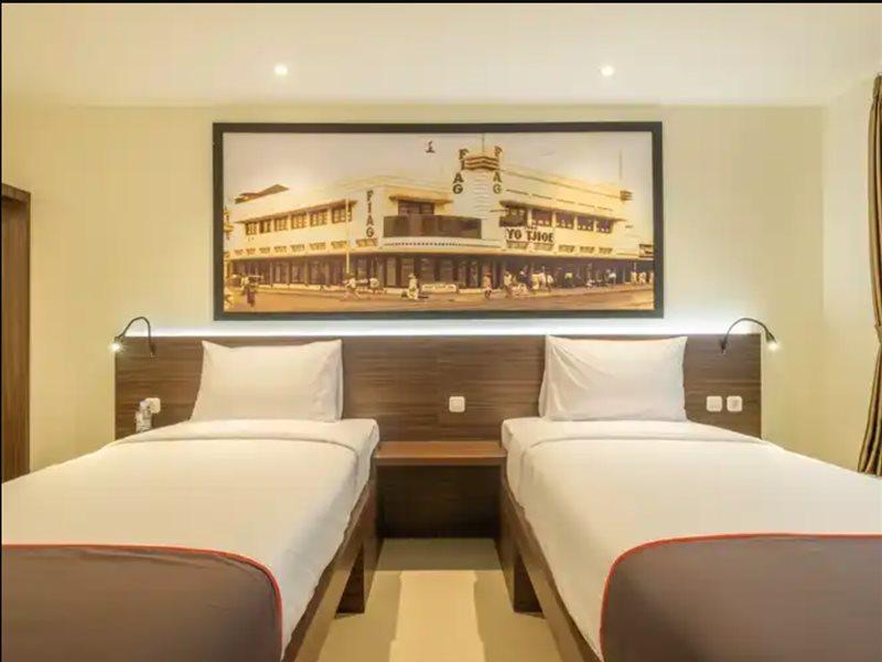 Super Oyo Collection O Hotel Pasar Baru Heritage باندونج المظهر الخارجي الصورة