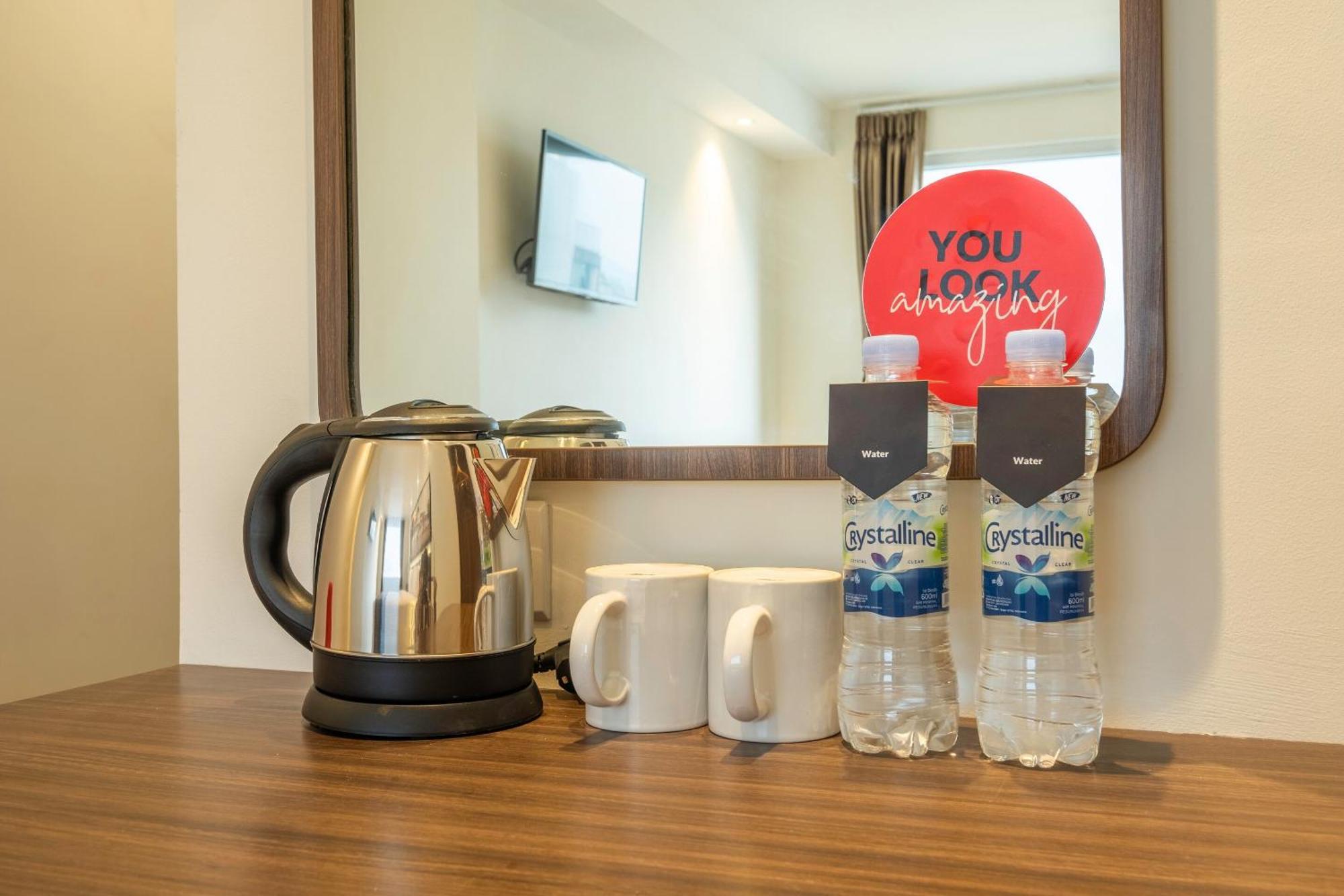 Super Oyo Collection O Hotel Pasar Baru Heritage باندونج المظهر الخارجي الصورة