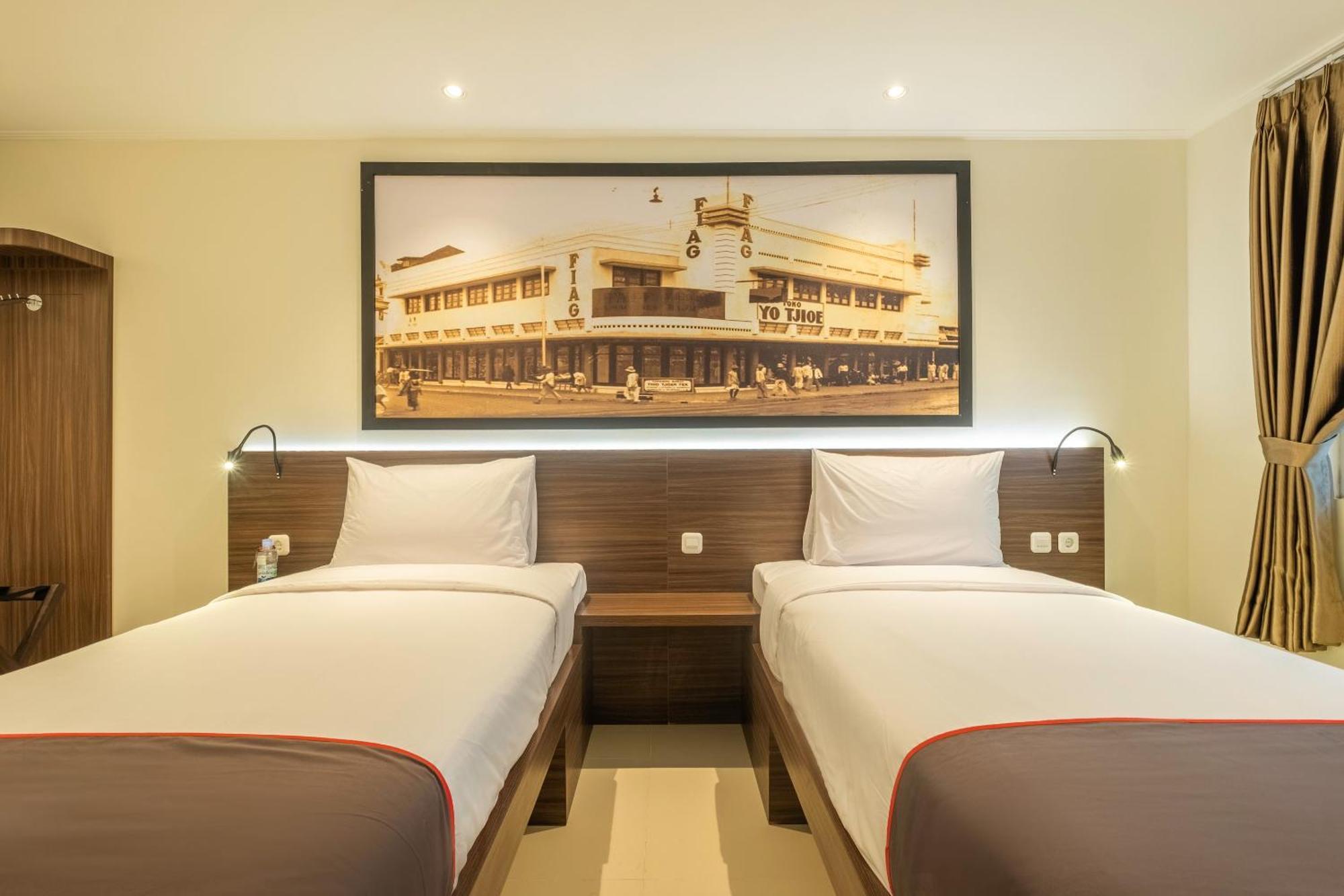 Super Oyo Collection O Hotel Pasar Baru Heritage باندونج المظهر الخارجي الصورة